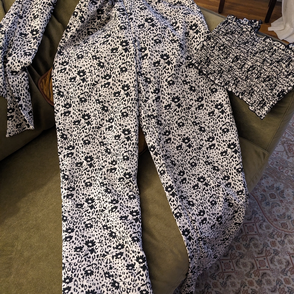 Lulu's Monochrome Floral  Set